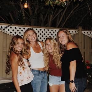 Meet your Posher, Courtney